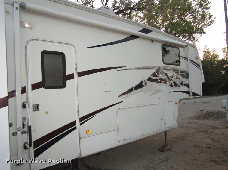 image for item DA3164 2007 Montana 3400RL camper