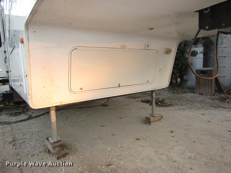 image for item DA3164 2007 Montana 3400RL camper