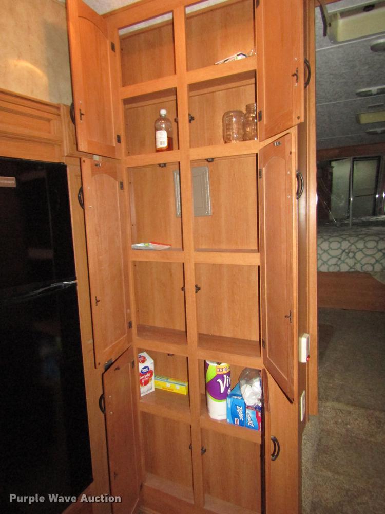 image for item DA3164 2007 Montana 3400RL camper