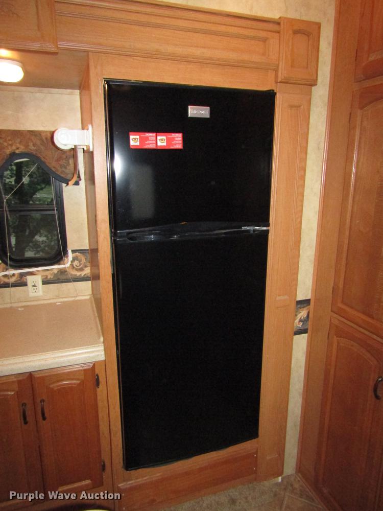 image for item DA3164 2007 Montana 3400RL camper