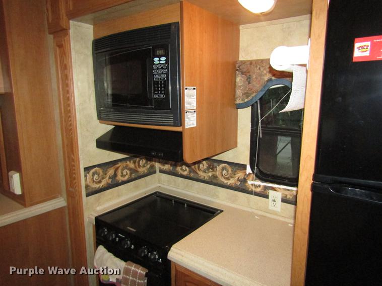 image for item DA3164 2007 Montana 3400RL camper