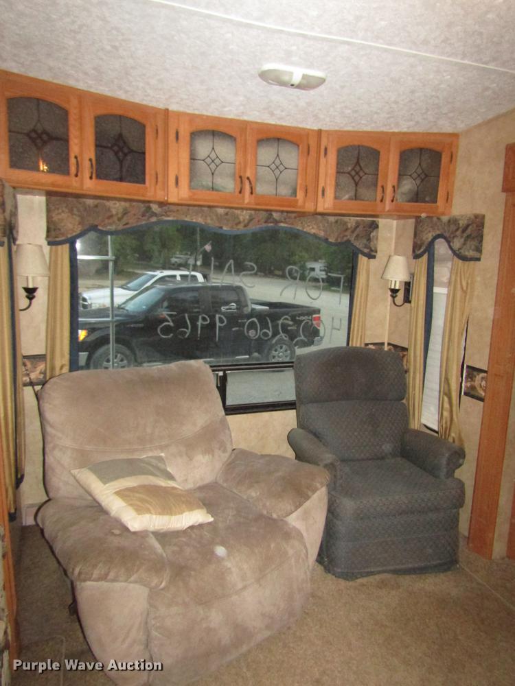 image for item DA3164 2007 Montana 3400RL camper