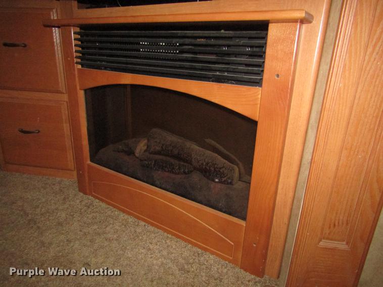 image for item DA3164 2007 Montana 3400RL camper