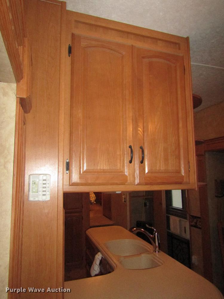 image for item DA3164 2007 Montana 3400RL camper