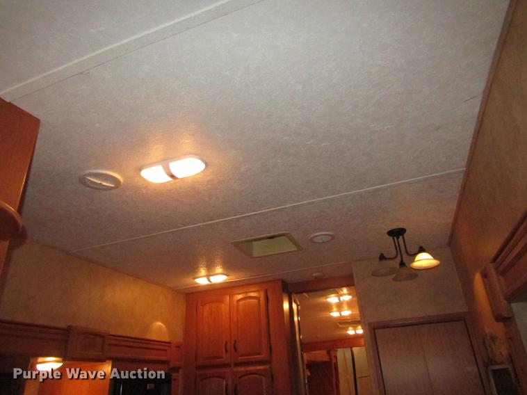 image for item DA3164 2007 Montana 3400RL camper