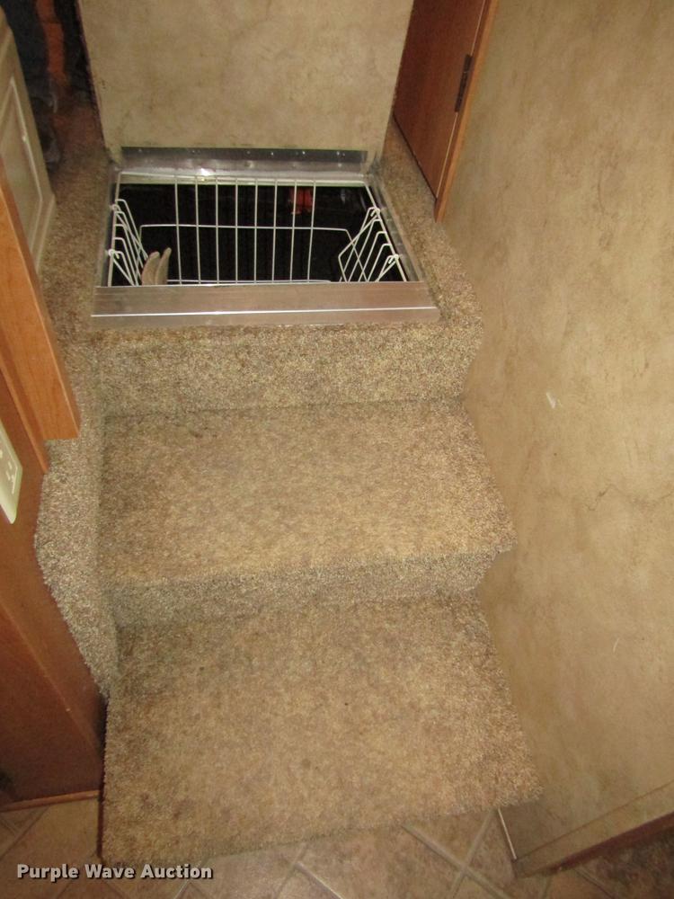 image for item DA3164 2007 Montana 3400RL camper