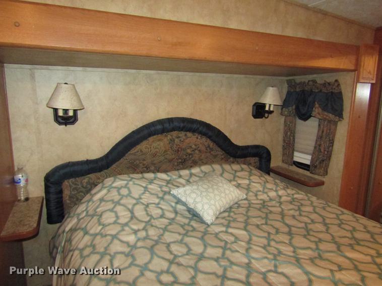 image for item DA3164 2007 Montana 3400RL camper