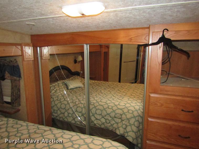 image for item DA3164 2007 Montana 3400RL camper