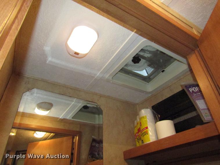 image for item DA3164 2007 Montana 3400RL camper