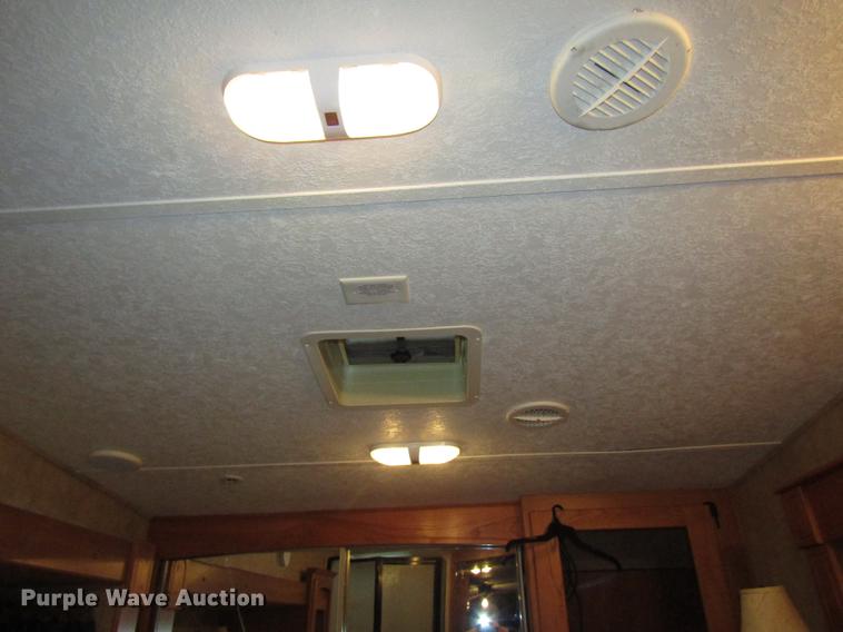 image for item DA3164 2007 Montana 3400RL camper