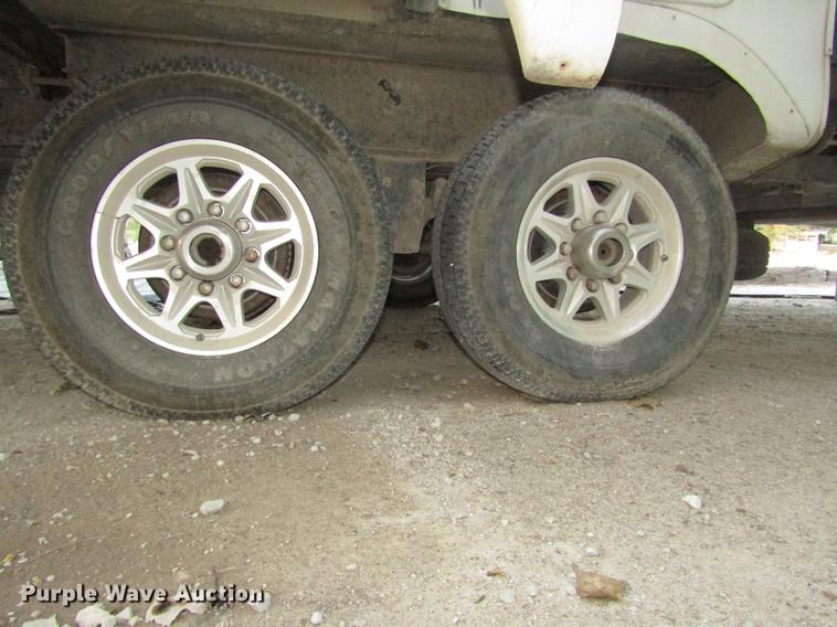 image for item DA3164 2007 Montana 3400RL camper