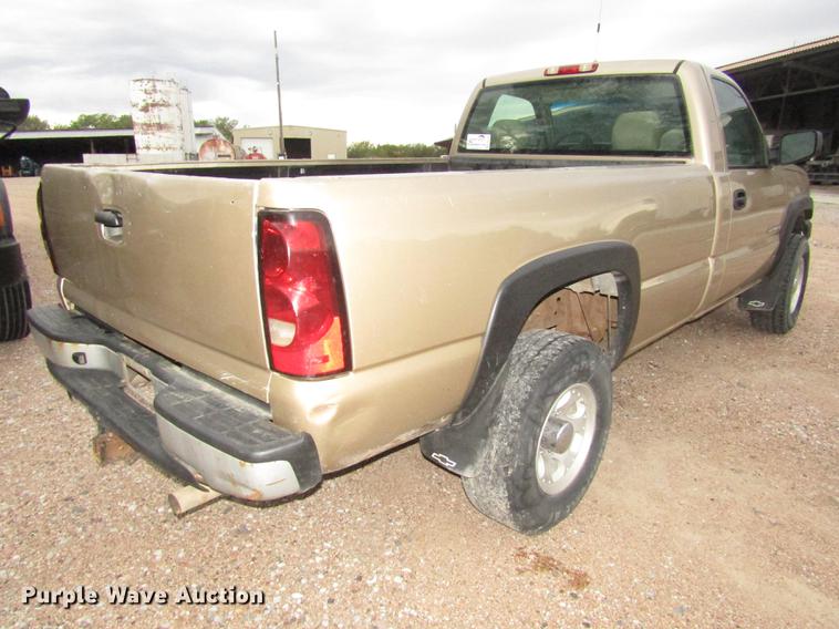 image for item DA3181 2005 Chevrolet Silverado 2500HD pickup truck