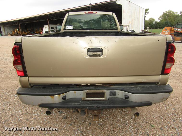 image for item DA3181 2005 Chevrolet Silverado 2500HD pickup truck