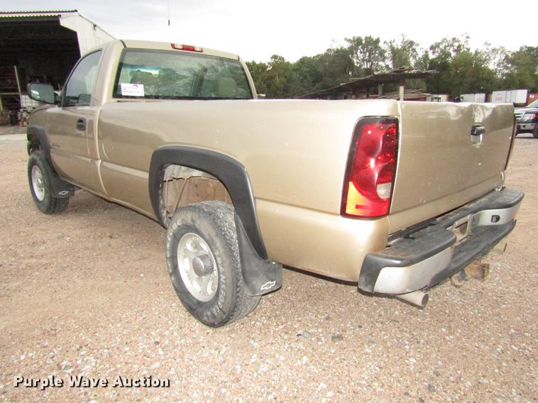 image for item DA3181 2005 Chevrolet Silverado 2500HD pickup truck