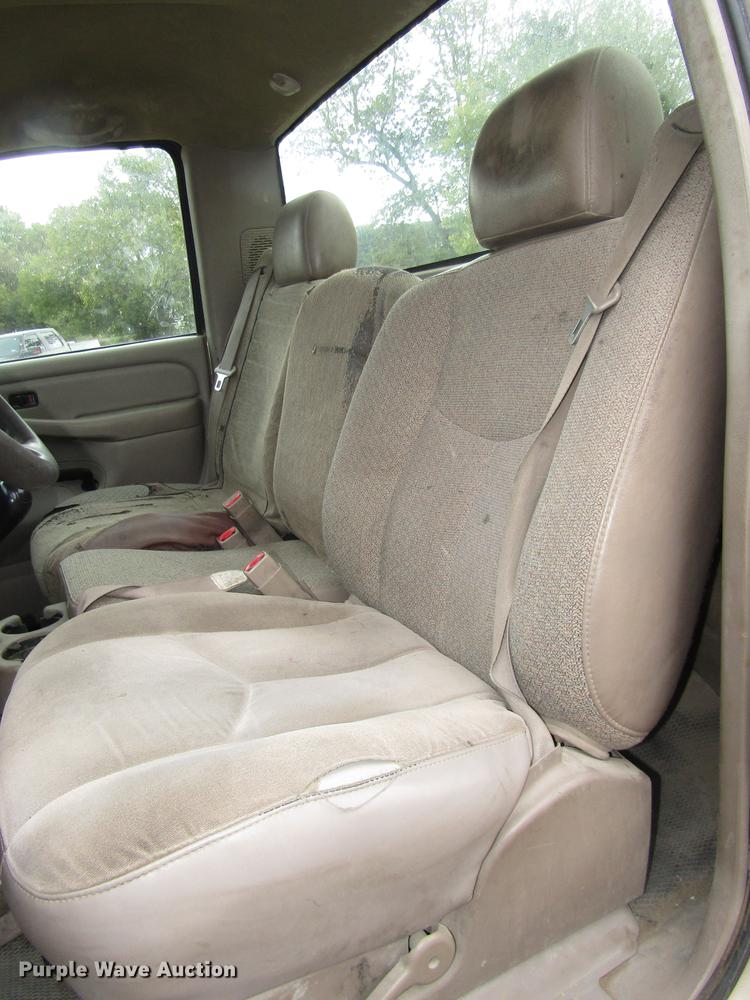 image for item DA3181 2005 Chevrolet Silverado 2500HD pickup truck