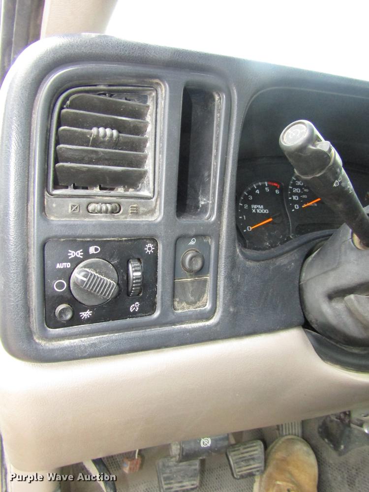 image for item DA3181 2005 Chevrolet Silverado 2500HD pickup truck