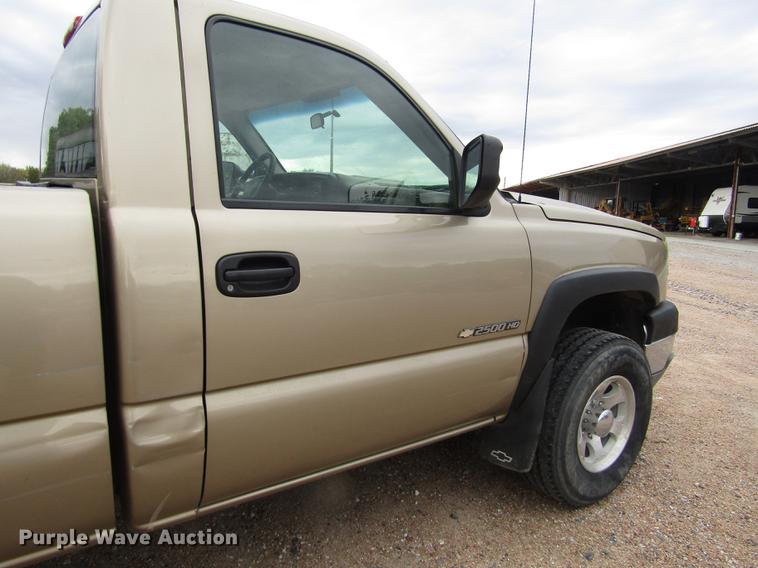 image for item DA3181 2005 Chevrolet Silverado 2500HD pickup truck