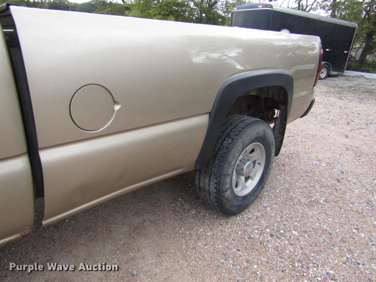 image for item DA3181 2005 Chevrolet Silverado 2500HD pickup truck