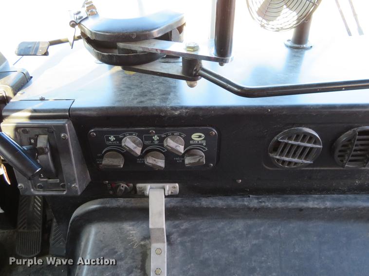 image for item DA5636 2000 Blue Bird TC2000 school bus