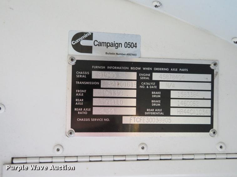 image for item DA5636 2000 Blue Bird TC2000 school bus