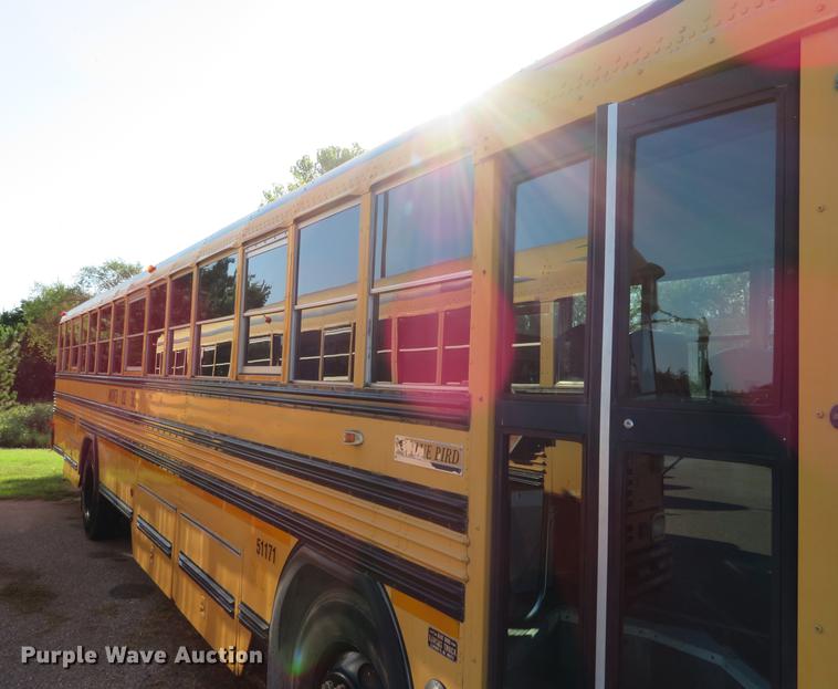 image for item DA5636 2000 Blue Bird TC2000 school bus