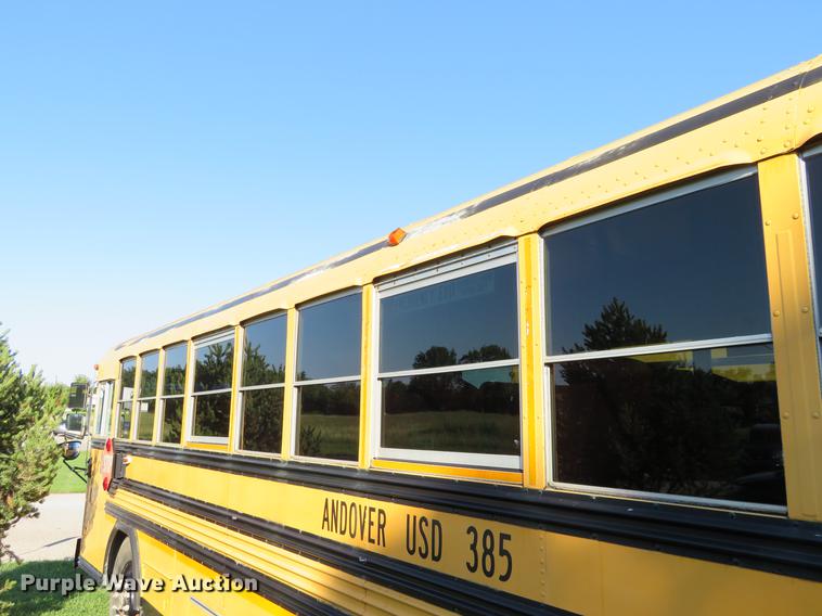 image for item DA5636 2000 Blue Bird TC2000 school bus