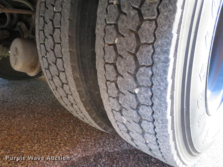 image for item DA5637 2000 Blue Bird TC2000 school bus