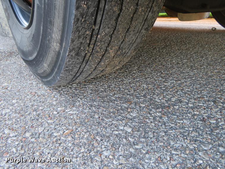 image for item DA5637 2000 Blue Bird TC2000 school bus