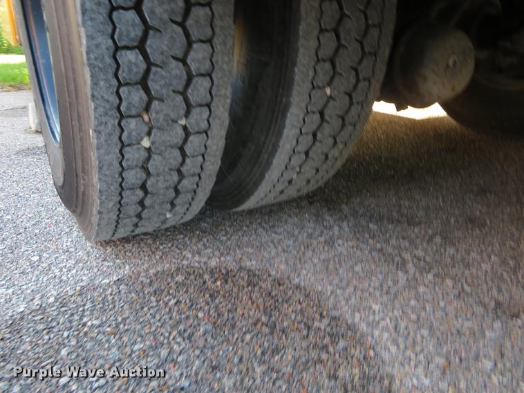 image for item DA5637 2000 Blue Bird TC2000 school bus