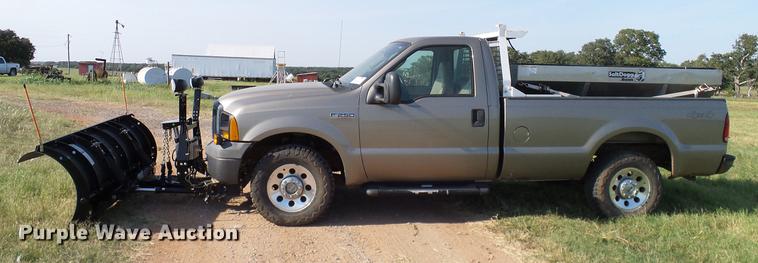 image for item DA6875 2006 Ford F250 Super Duty pickup truck