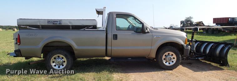 image for item DA6875 2006 Ford F250 Super Duty pickup truck