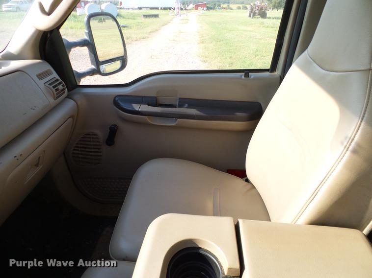 image for item DA6875 2006 Ford F250 Super Duty pickup truck