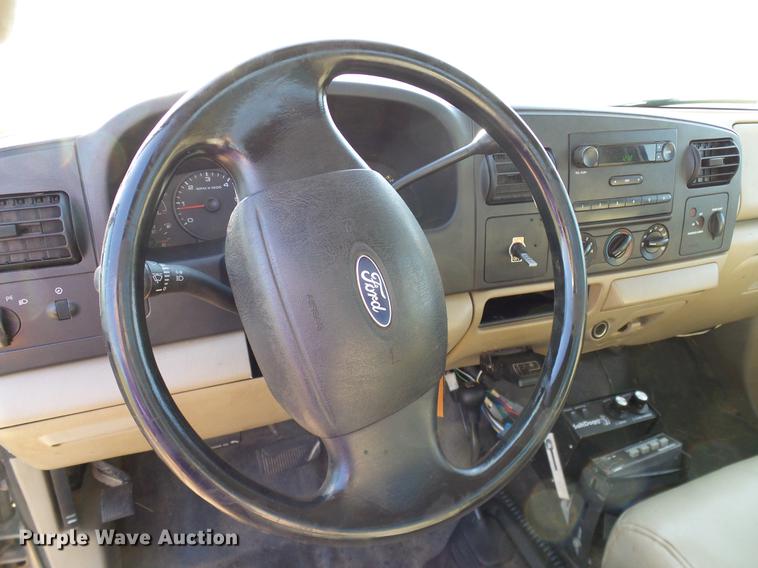 image for item DA6875 2006 Ford F250 Super Duty pickup truck