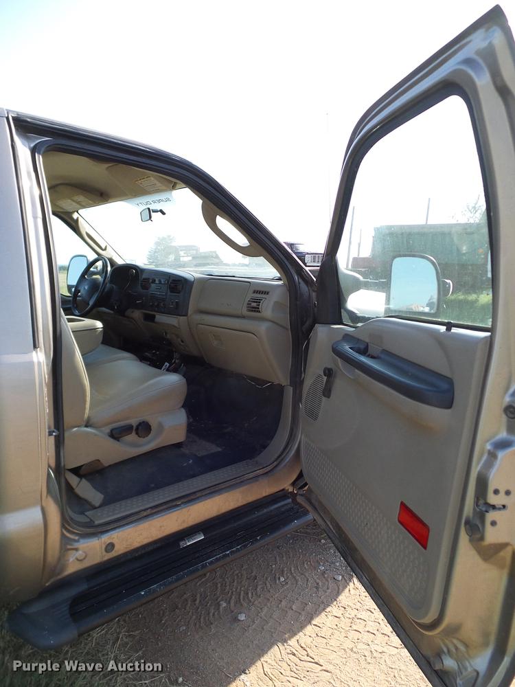 image for item DA6875 2006 Ford F250 Super Duty pickup truck