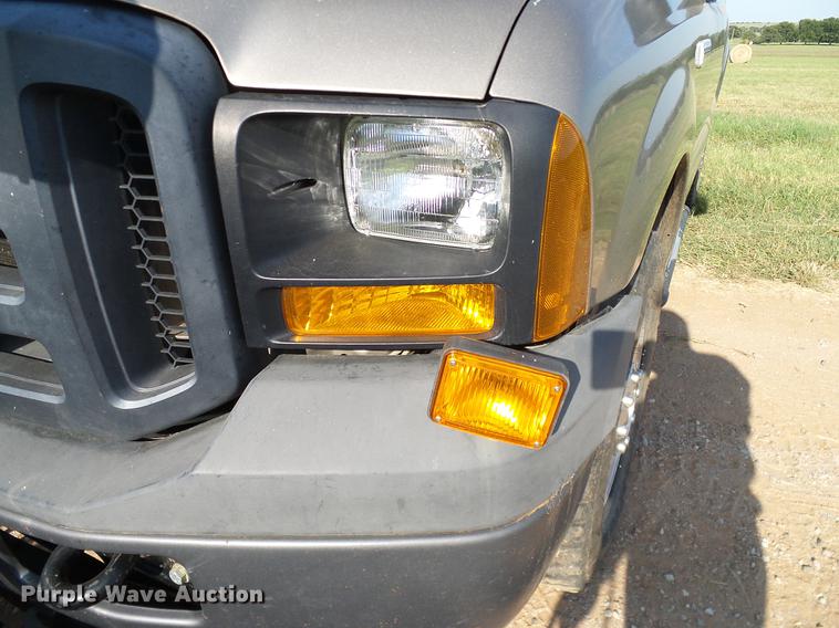 image for item DA6875 2006 Ford F250 Super Duty pickup truck