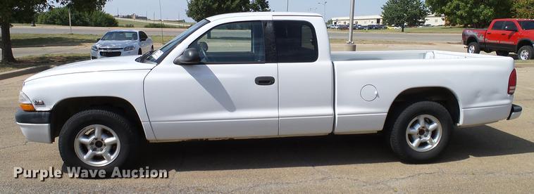 image for item DA6896 1999 Dodge Dakota Club Cab pickup truck