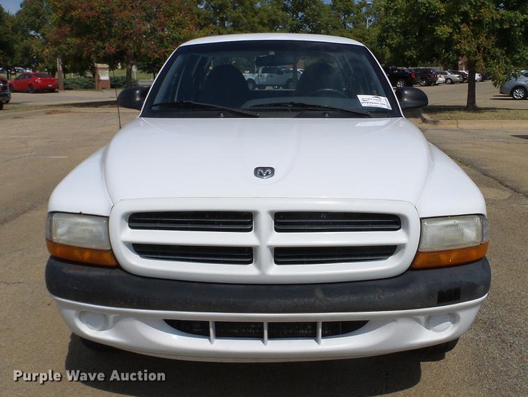 image for item DA6896 1999 Dodge Dakota Club Cab pickup truck