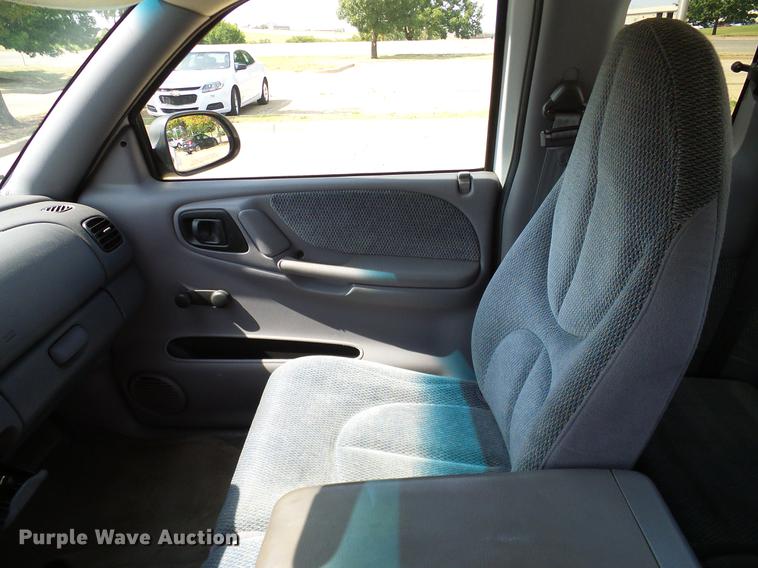 image for item DA6896 1999 Dodge Dakota Club Cab pickup truck