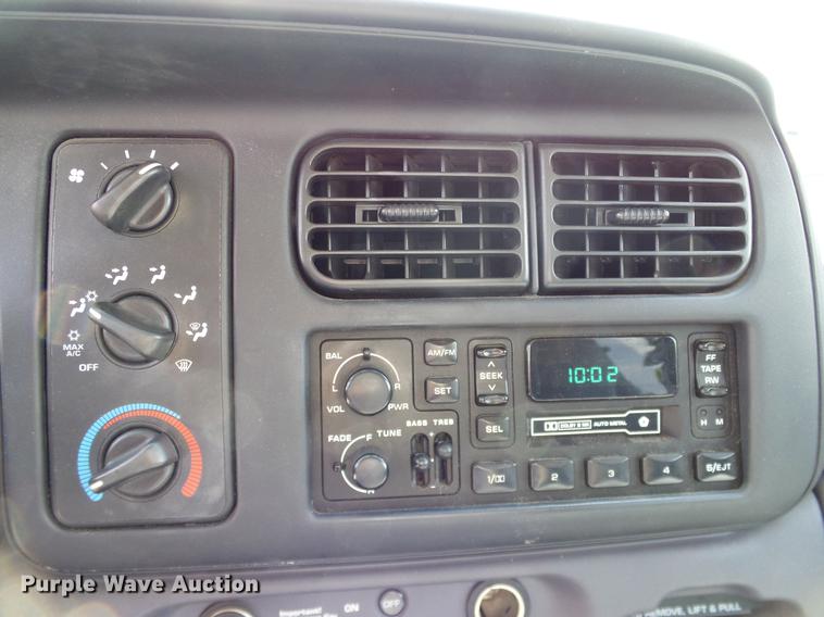 image for item DA6896 1999 Dodge Dakota Club Cab pickup truck