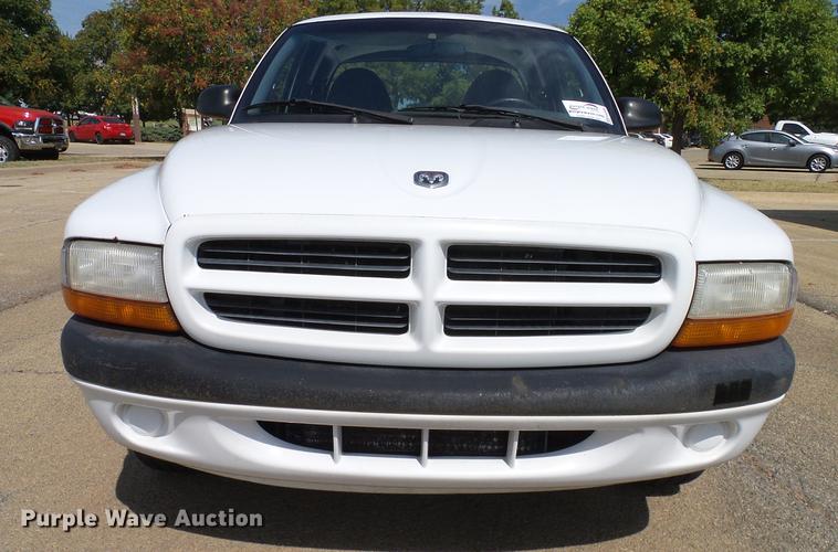 image for item DA6896 1999 Dodge Dakota Club Cab pickup truck