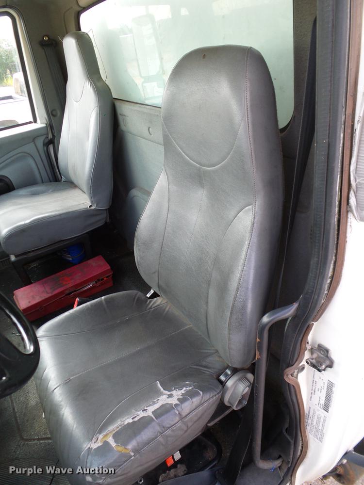 image for item DA6901 2005 International DuraStar 4300 box truck