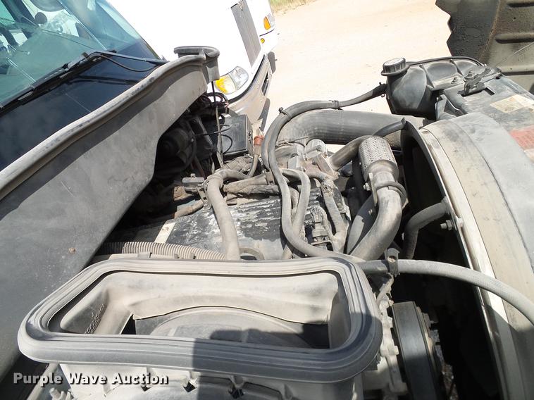 image for item DA6901 2005 International DuraStar 4300 box truck