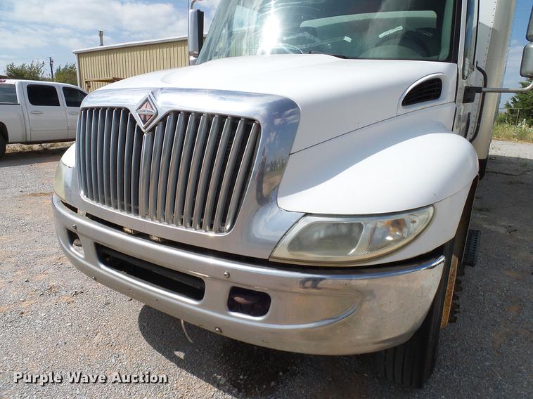 image for item DA6901 2005 International DuraStar 4300 box truck