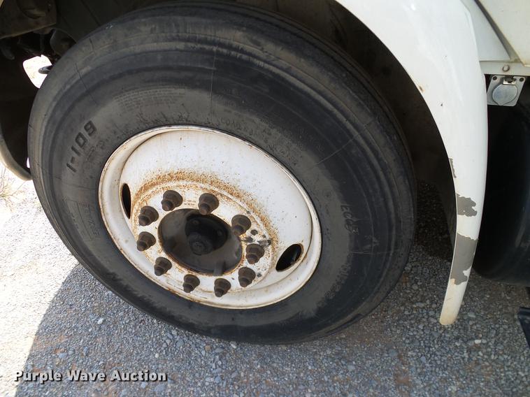 image for item DA6901 2005 International DuraStar 4300 box truck