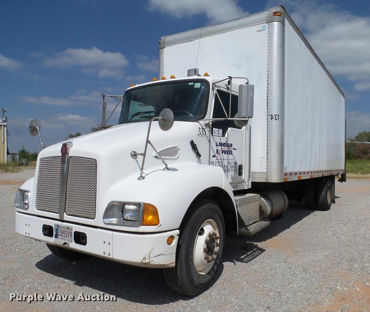 image for item DA6902 2006 Kenworth T300 box truck