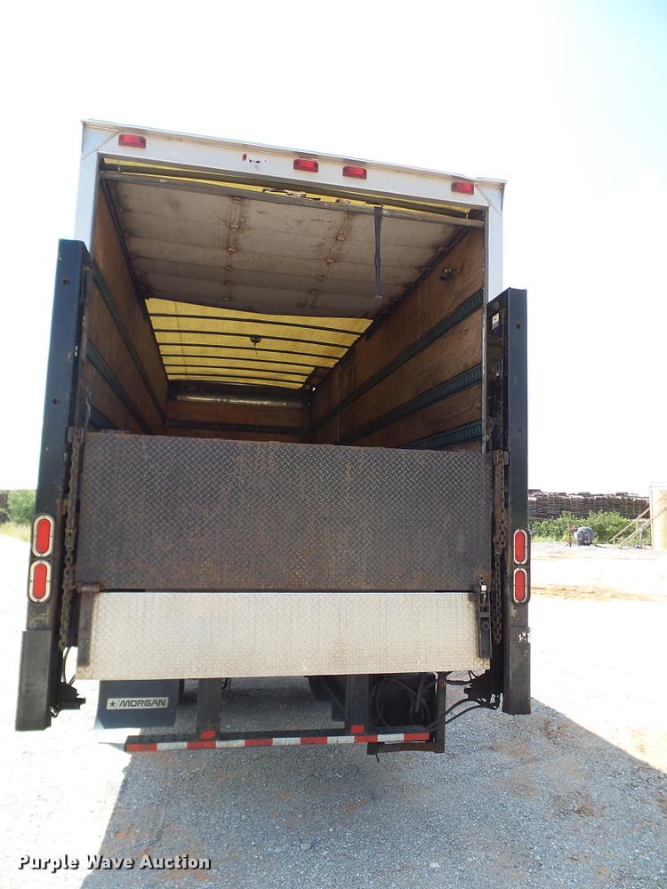 image for item DA6902 2006 Kenworth T300 box truck