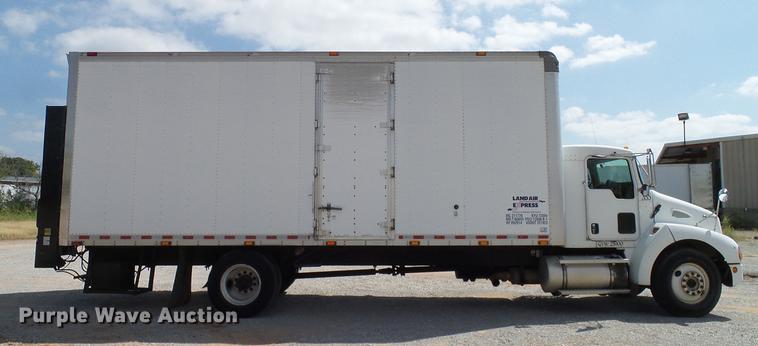 image for item DA6902 2006 Kenworth T300 box truck