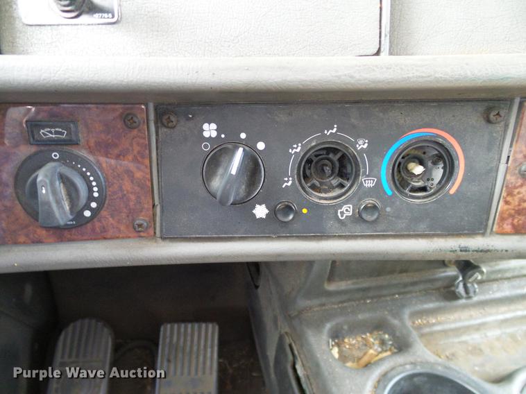 image for item DA6902 2006 Kenworth T300 box truck