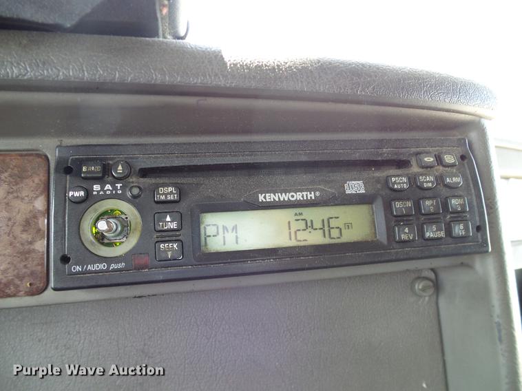 image for item DA6902 2006 Kenworth T300 box truck