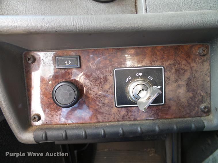 image for item DA6902 2006 Kenworth T300 box truck